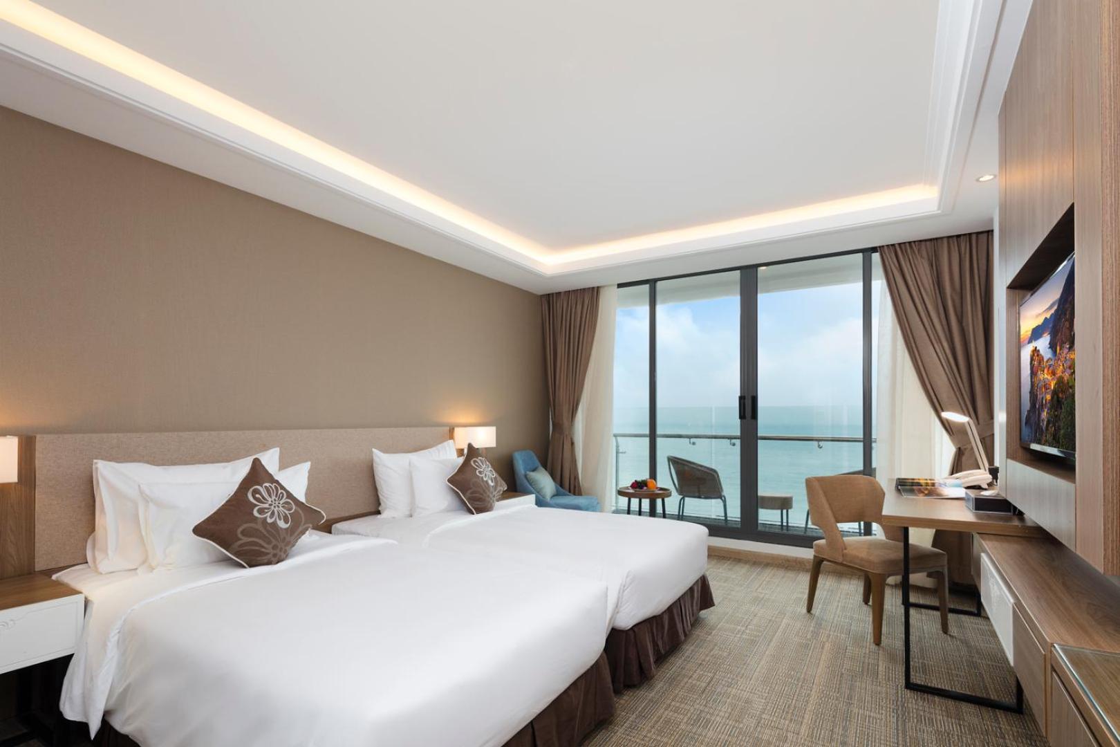 Comodo Nha Trang Hotel Exterior photo